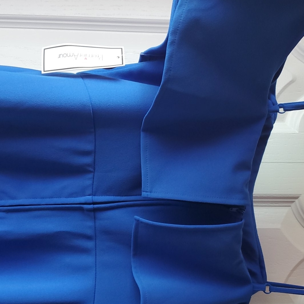 Dress - Picture 4 of 6